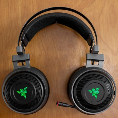headset gamer Razer Nari - modelos de headsets gamer compatíveis com consoles playstation 4, xbox one e conexão wireless