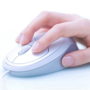 fingertip - apenas parte dos dedos tocam no mouse - pouco utilizada