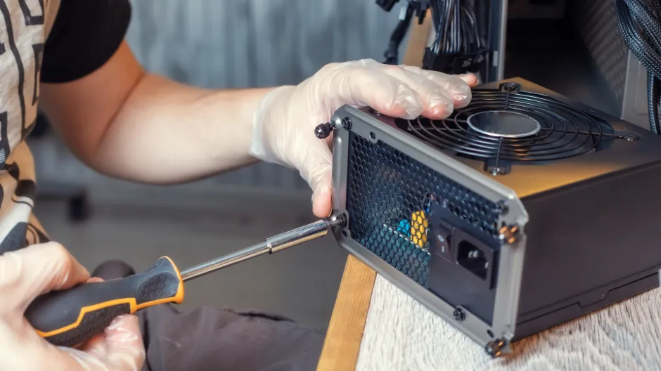 Como Montar um PC Gamer: Guia Definitivo para um Setup de Alta Qualidade 18 instalação da fonte de alimentação