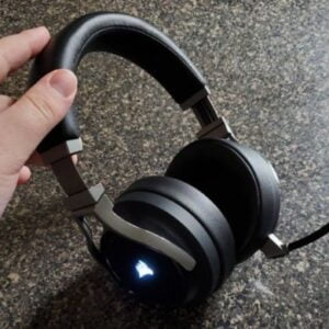 Corsair Virtuoso RGB Wireless - No balção