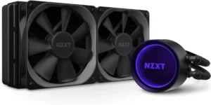 Imagem mostrando o Water Cooler NZXT Kraken X53, visto parcialmente de lado e de frente. Ele tem 2 ventoinhas e é da cor preta. O fundo é branco.